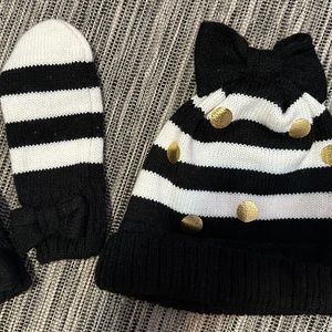 Girls (Age 2-5) Kate Spade hat and mitts